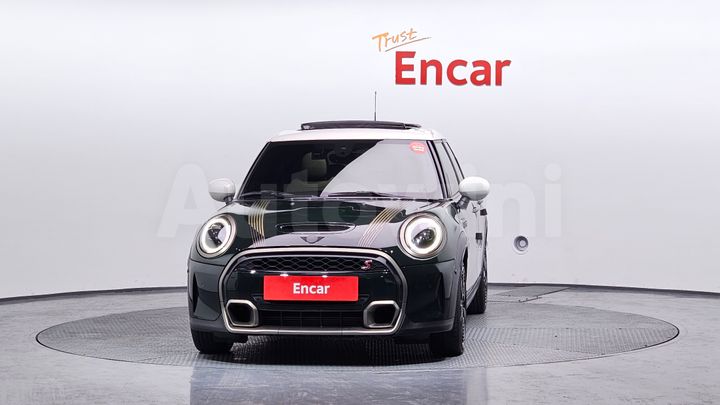 Mini Cooper 2023 — 3