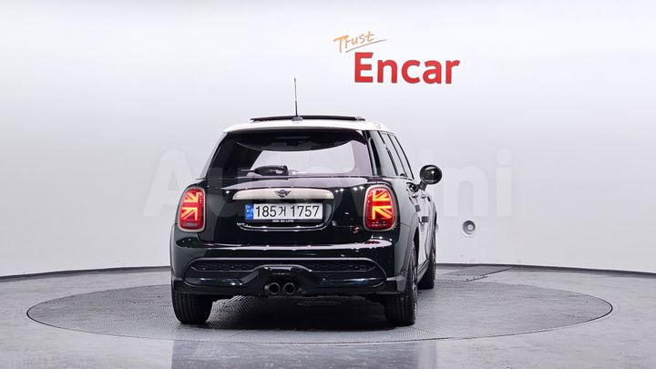 Mini Cooper 2023 — 4