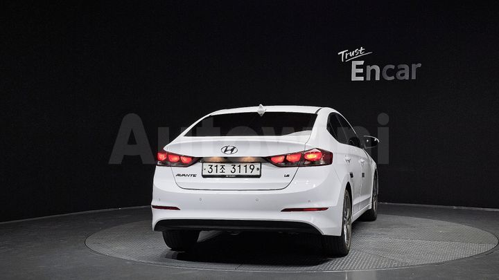 Hyundai Avante 2018 — 4