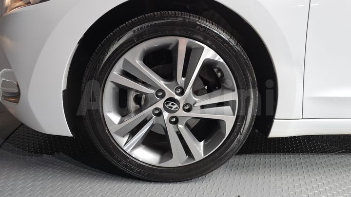 Hyundai Avante 2018 — 5