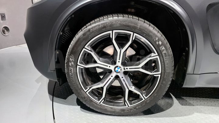 BMW X5 2018 — 5