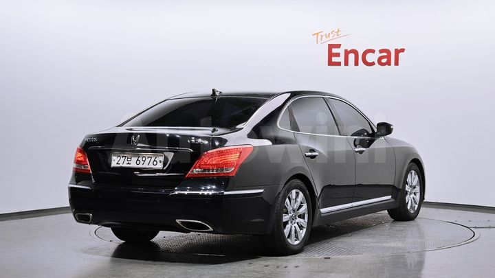 Hyundai Equus 2010 — 2