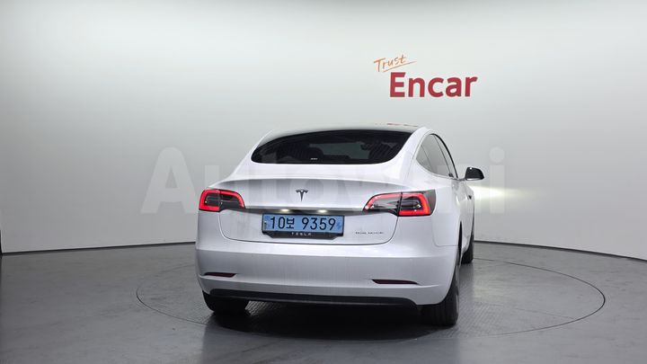 Tesla Model 3 2020 — 4