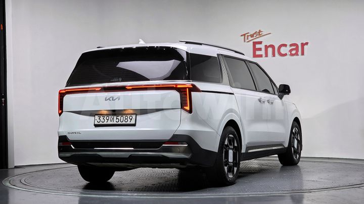 Kia Carnival 2025 — 2