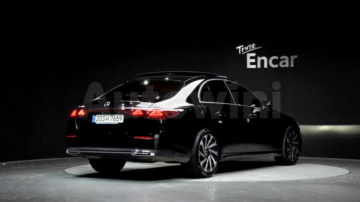 Mercedes Benz E Class 2024 — 2