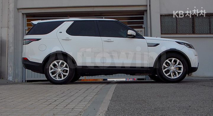 Land Rover Discovery 2019 — 2