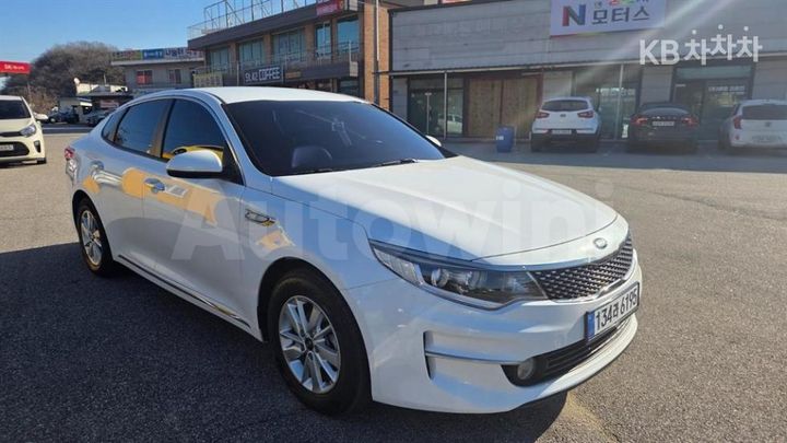 Kia K5 2018 — 2