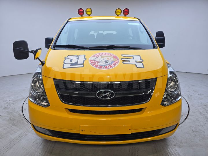 Hyundai Starex 2015 — 2