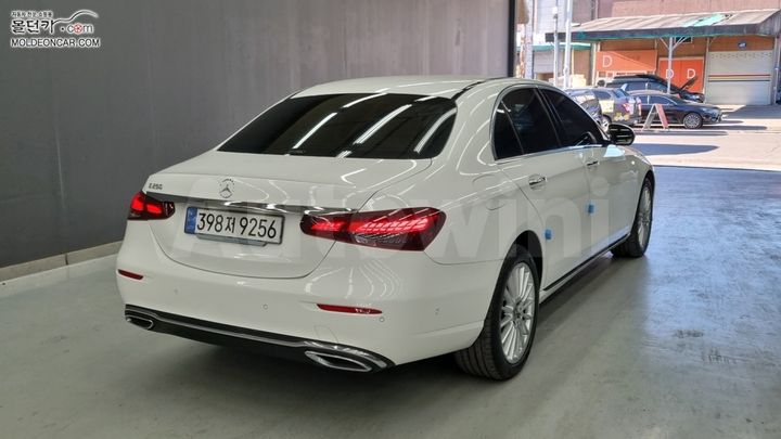 Mercedes-Benz E Class 2023 — 2