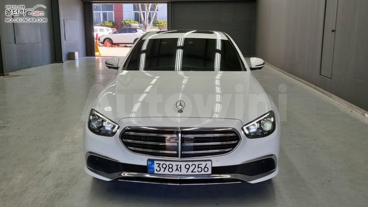 Mercedes-Benz E Class 2023 — 3