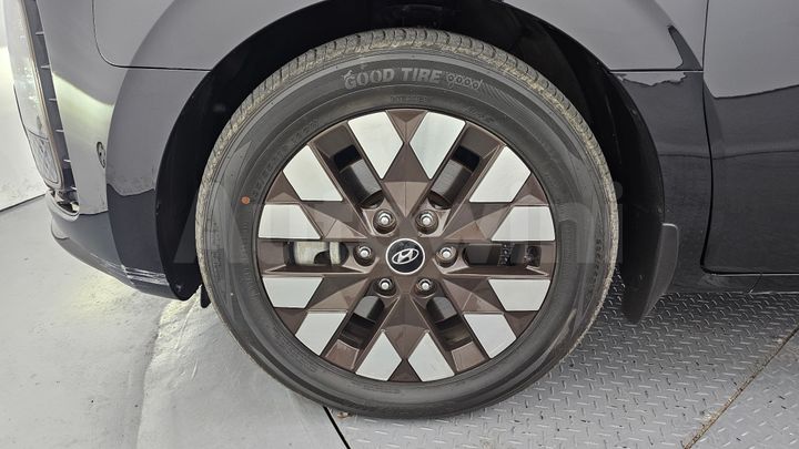 Hyundai Staria 2023 — 5
