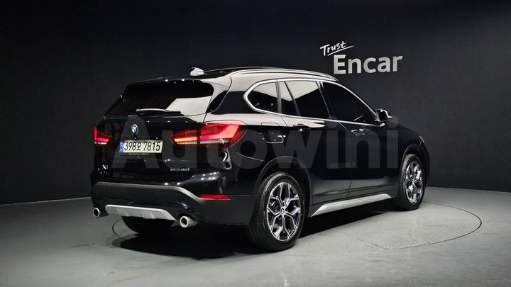 BMW X1 2021 — 2