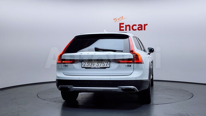 Volvo V90 2018 — 4