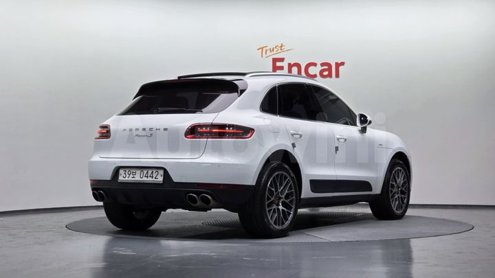 Porsche Macan 2017 — 2