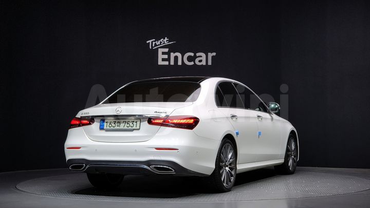 Mercedes-Benz E Class 2022 — 2
