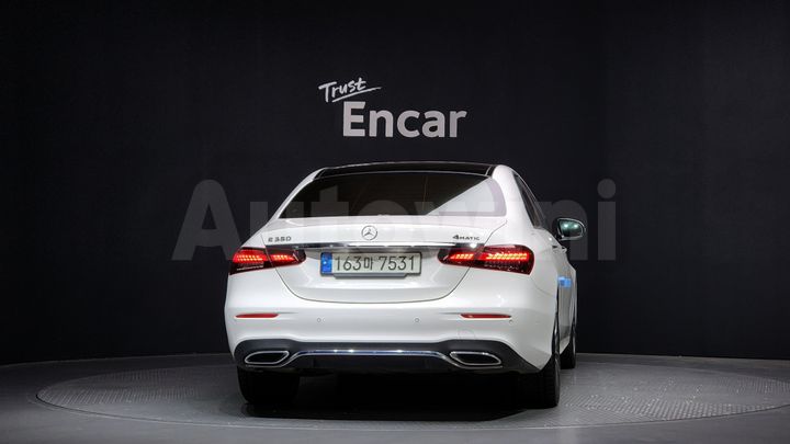 Mercedes-Benz E Class 2022 — 4