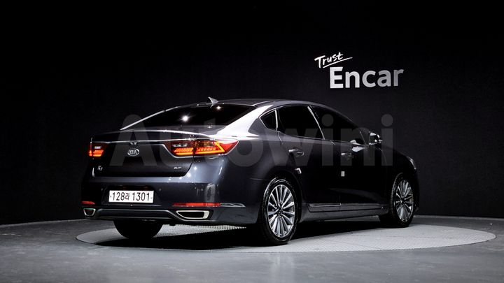 Kia K7 2017 — 2