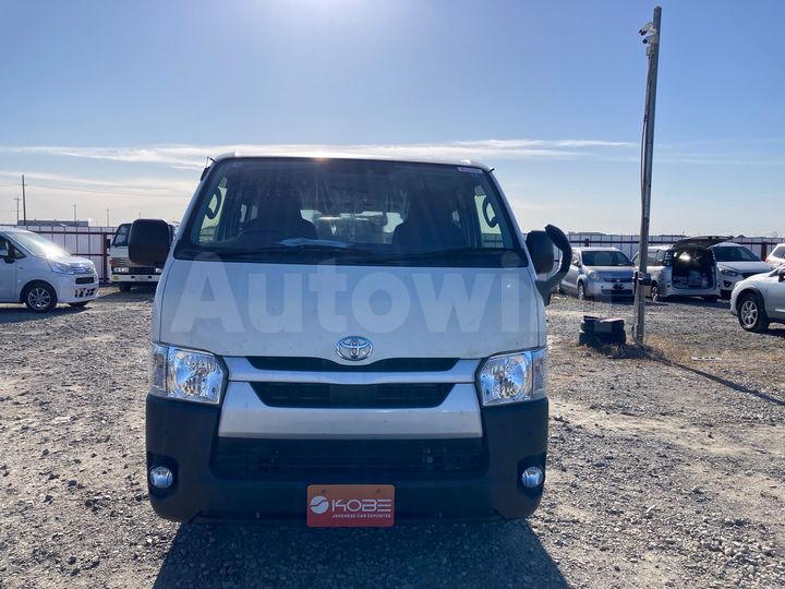 Toyota Hiace 2020 — 4