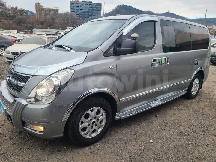 Hyundai Starex 2013 — 2
