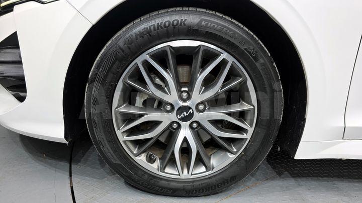 Kia K5 2023 — 5