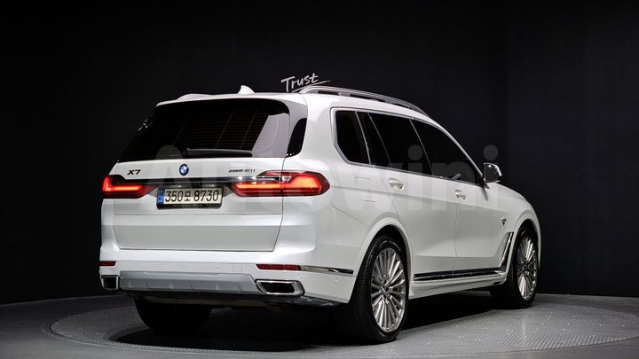 BMW X7 2021 — 2