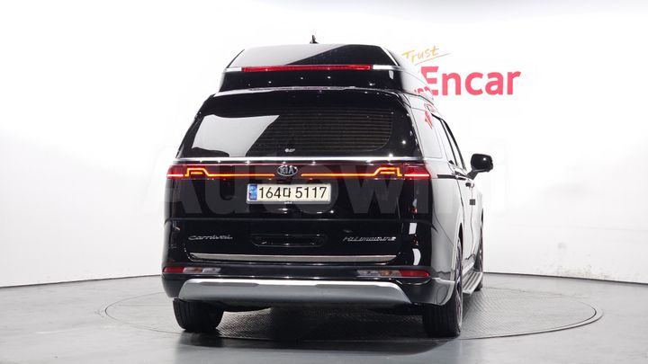 Kia Carnival 2021 — 4