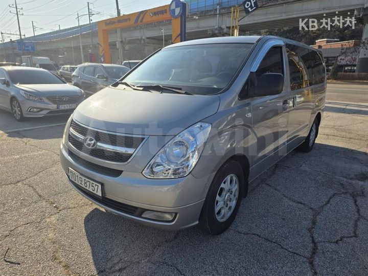 Hyundai Starex 2011 — 2