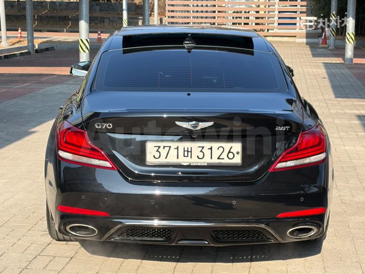 Genesis G70 2020 — 4