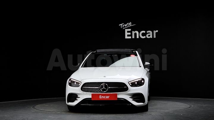 Mercedes-Benz E Class 2023 — 3