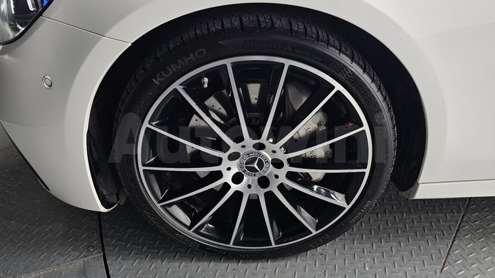 Mercedes-Benz E Class 2023 — 5