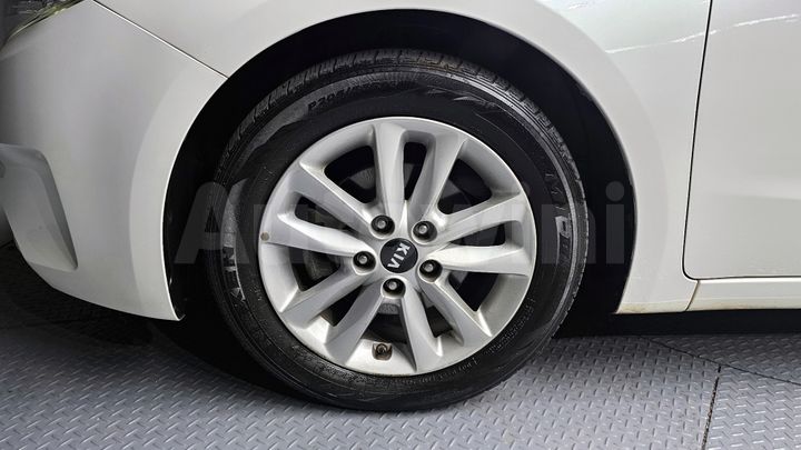 Kia K3 2017 — 5