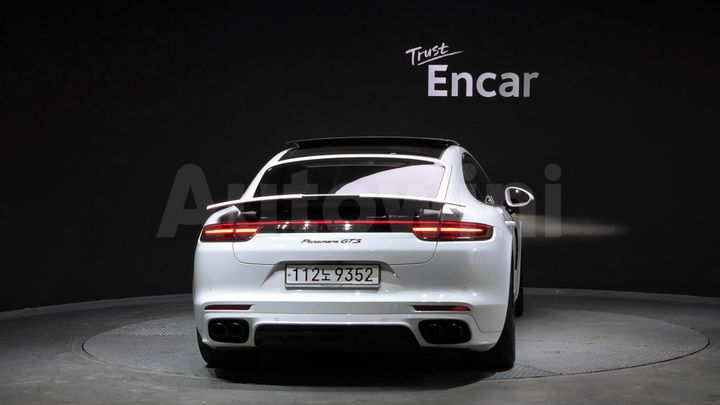 Porsche Panamera 2020 — 4