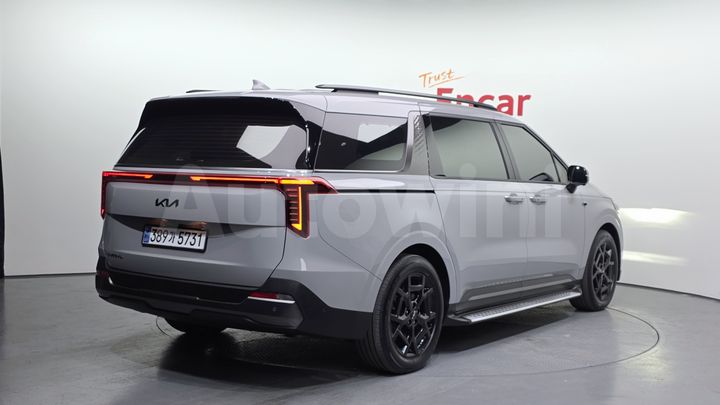 Kia Carnival 2025 — 2