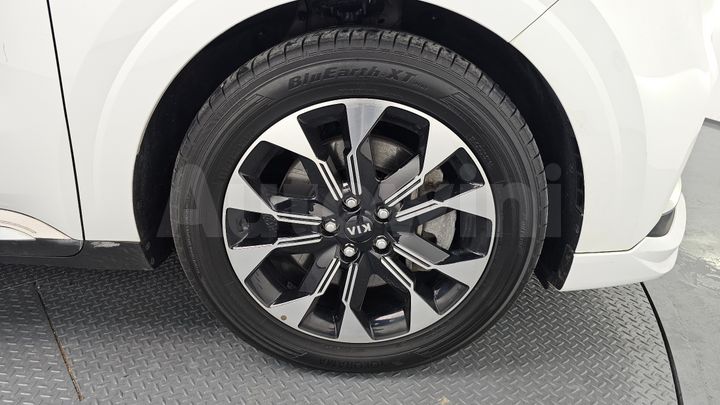 Kia Carnival 2021 — 5