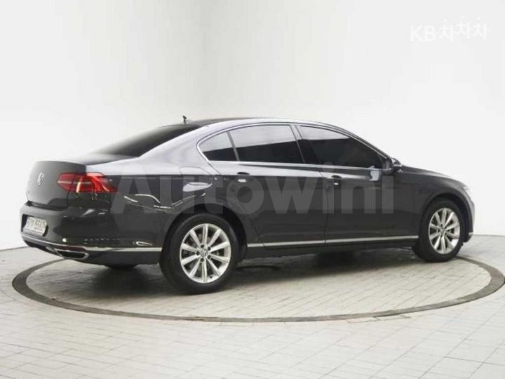 Volkswagen Passat 2018 — 3