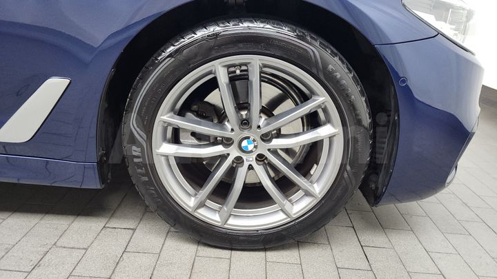 BMW 5 Series 2018 — 5