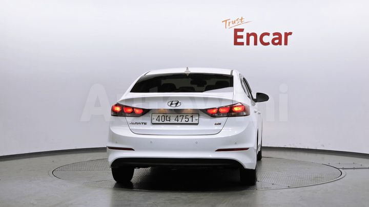 Hyundai Avante 2017 — 4