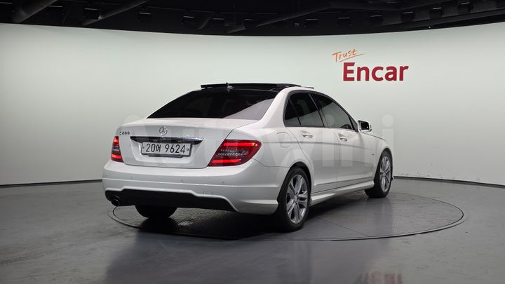 Mercedes-Benz C Class 2012 — 2
