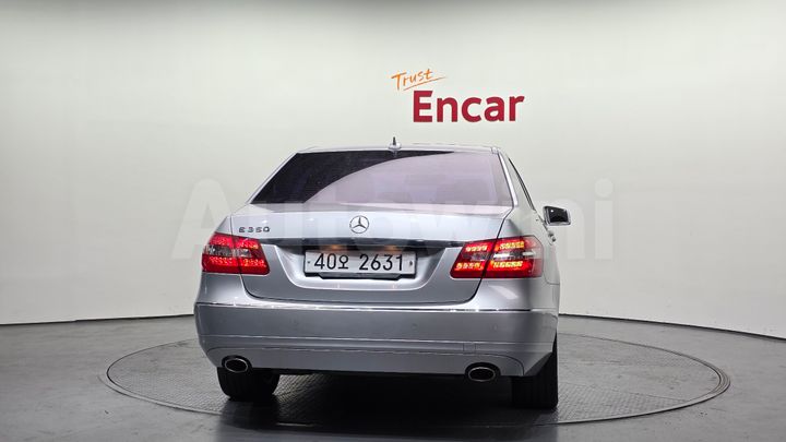 Mercedes Benz E Class 2011 — 4
