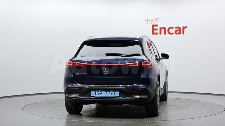 Mercedes Benz EQA 2022 — 3