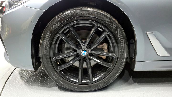 BMW 5 Series 2018 — 5