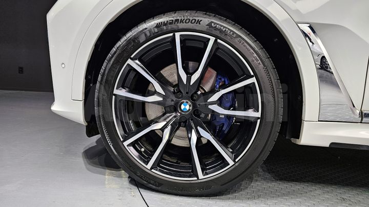 BMW X7 2020 — 5