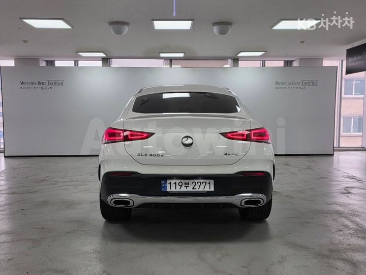 Mercedes Benz GLE Class 2023 — 3