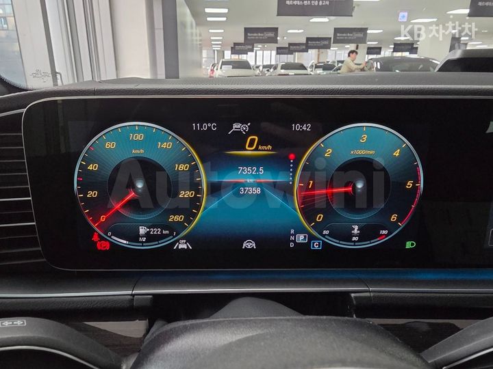 Mercedes Benz GLE Class 2023 — 5