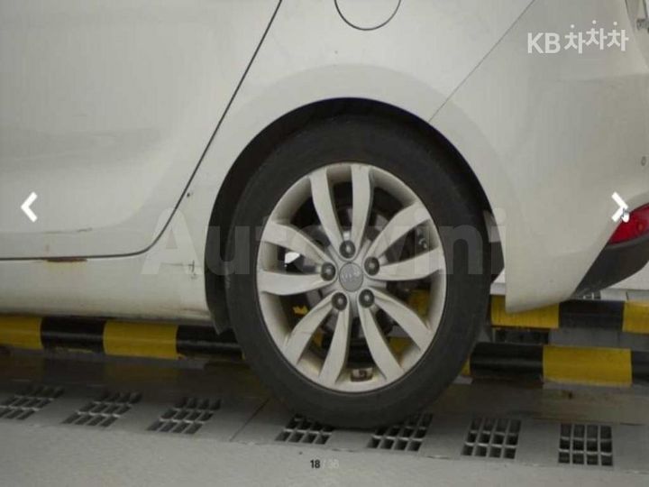 Kia Carens 2014 — 5