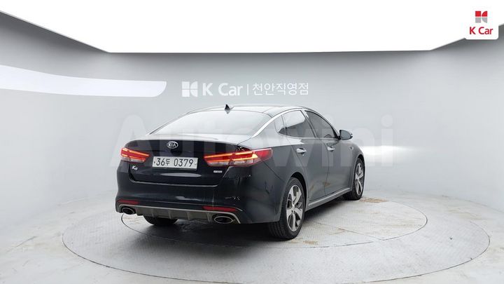 Kia K5 2017 — 2