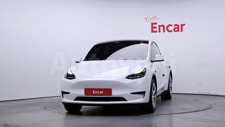 Tesla Model Y 2024 — 3