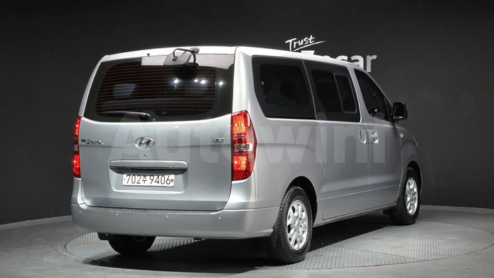 Hyundai Starex 2016 — 2