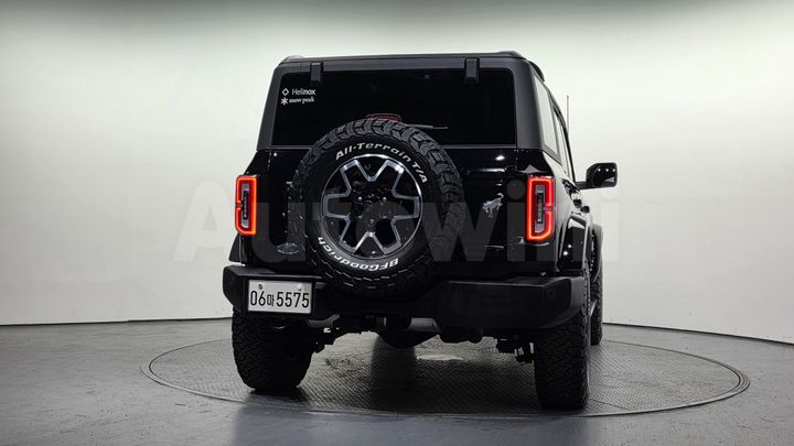 Ford Bronco 2022 — 4