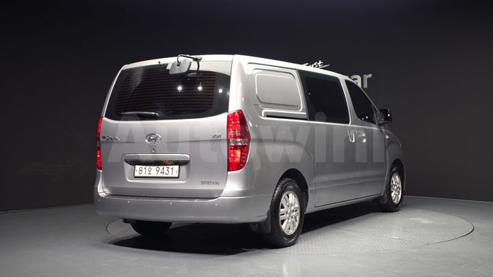 Hyundai Starex 2016 — 2